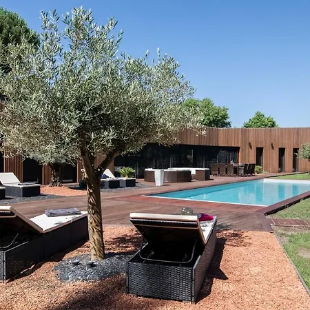 Le Pakok Bed & Breakfast