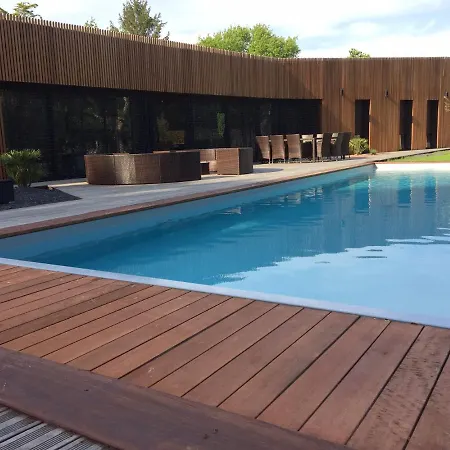 Le Pakok Bed & Breakfast 3*