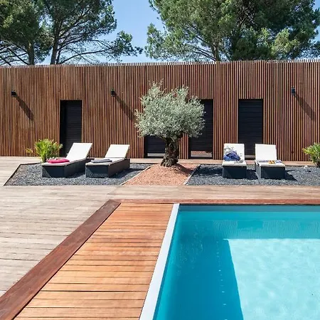 Le Pakok Bed & Breakfast 3*