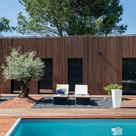 Le Pakok Bed & Breakfast 3*