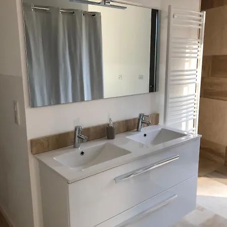 Le Pakok Bed & Breakfast 3*