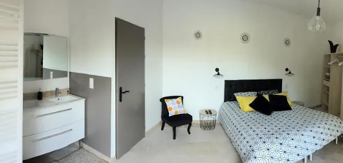 Le Pakok Bed & Breakfast