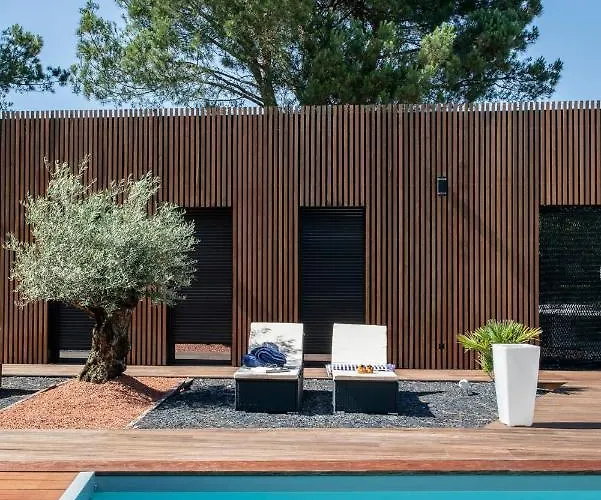 Le Pakok Bed & Breakfast 3*